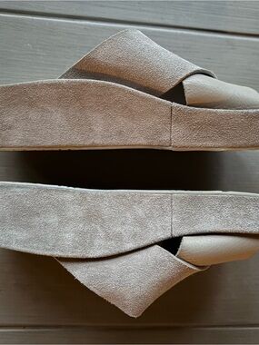 Women’s Luxury Pedro Garcia Suede Crisscross Sandals SIZE EU 40 (US 9.5/10)